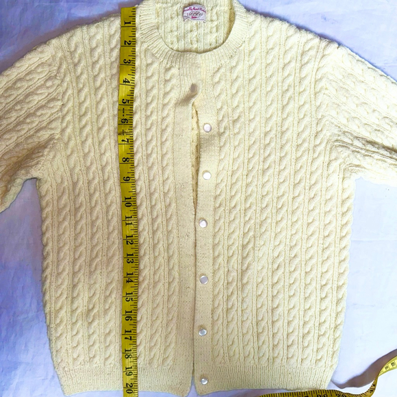Vintage Women’s XS LS Handmade Cable Knit Button Up Sweater Pale Yellow - Picture 6 of 9